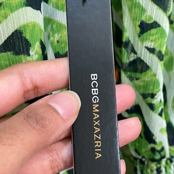 BCBGMaxAzria- Chiffon Blouse Green - Picture 7 of 8